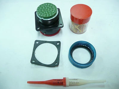 Souriau   8525-10R-20B-41-PW-B  41pin panel mount connector   NEW - Image 1 of 2