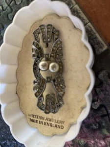 Pearl and silver plated brooch - Picture 1 of 3