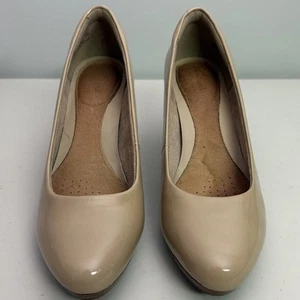 Clarks Womens Size 6 Heavenly Star Dress Nude Pumps Classic Minimalist Academia - Picture 1 of 8