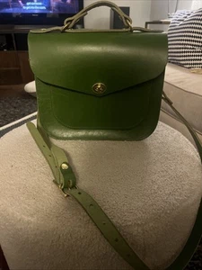 Howl and Hide Parkway Saddlebag in grün Handtasche - Bild 1 von 7