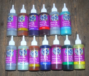 13 x PEGAMENTO REEVES GLITTER, SIN ABRIR, EN CAJA DE CARTÓN MARRÓN CON DIVISORES. - Imagen 1 de 1