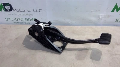 Pedal de freno Chevrolet Colorado 2017-2022. 23326809 Foto 1 de 4