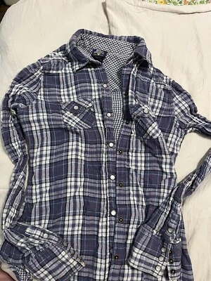 Camisa para mujer azul asfalto perla abotonada M Foto 1 de 4