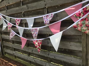 HANDGEMACHTE VINTAGE STOFFWIMPELKETTE. Shabby Chic Blumenmuster. HOCHZEITEN, JEDER ANLASS. 40 FUSS - Bild 1 von 3