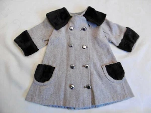 MANTEAU DE POUPÉE ANCIENNE - COL, MANCHES, POCHES VELOURS MARRON FAÇON FOURRURE - Imagen 1 de 7