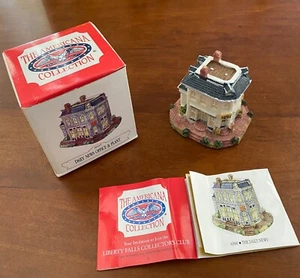 Colección Liberty Falls | Oficina y planta de noticias diarias | AH43, 1996 | NUEVO - Imagen 1 de 3