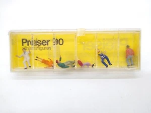 Preiser Figures Sitting Persons  - OO/HO - Mint & Boxed - Picture 1 of 4