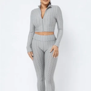 Silver honeycomb active set two piece leggings and long sleeve crop zip - Picture 1 of 13