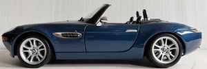 MAISTO 1:18-scale BLUE BMW Z8 ROADSTER CONVERTIBLE DIE-CAST METAL & PLASTIC CAR - Picture 1 of 9