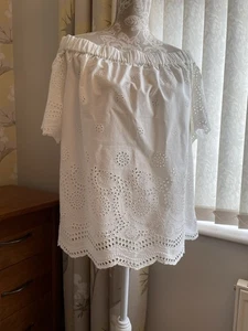 Esprit Women’s Off The Shoulder Broderie Ivory Blouse Size 16 BNWT - Picture 1 of 10