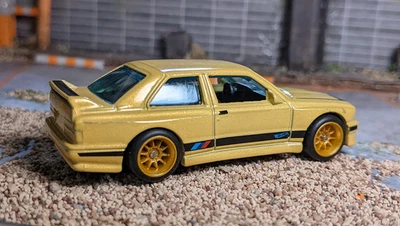 BMW M3 HW Hot Wheels '92: The '90s amarillo 1:64 - cambio de rueda personalizado Foto 1 de 4