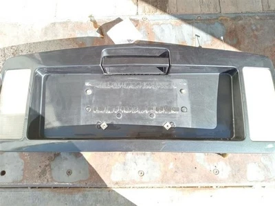 2004-2009 CADILLAC SRX TRUNK TRIM MOULDING W/ TAILLIGHTS DARK GRAY OEM 25764698 - Imagem 1 de 4