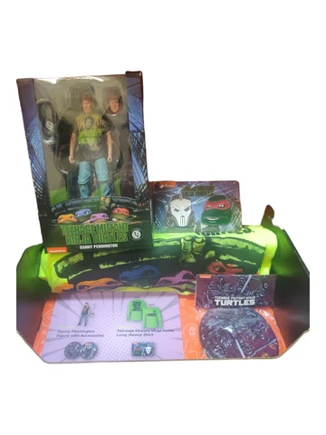 Danny Pennington Loot Crate NECA Teenage Mutant Ninja Turtles Complete 2XL Shirt Cover