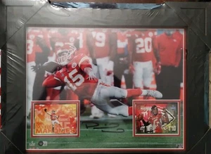 Imagen firmada por Patrick Mahomes Kansas City Chiefs reimpresión con 2 tarjetas de novato - Imagen 1 de 1