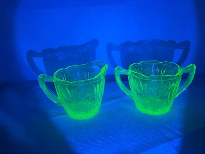 URANIUM GLASS VTG Depression JEANETTE *Cherry Blossom* Creamer & Sugar Bowl - Image 1 of 4