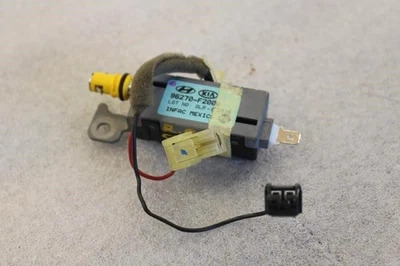 2017 2018 2019 2020 HYUNDAI ELANTRA ANTENNA AMPLIFIER 96270-F2000 - Image 1 of 4