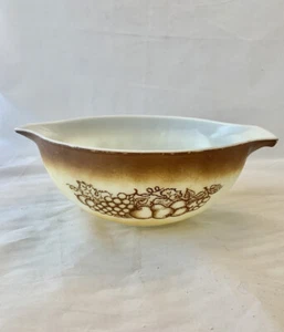 Vintage Pyrexx Brown Orchard harvest Cinderella Mixing Bowl 2.5 L - Picture 1 of 12