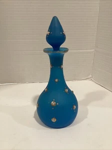 Antigua botella de perfume azul francés de vidrio opalino con tapón joya - Imagen 1 de 8