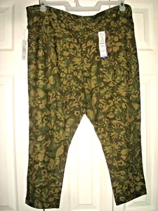 Ladies Plus Legging Capri Pants Size 2X (20W-22W) Green Floral New - Picture 1 of 2