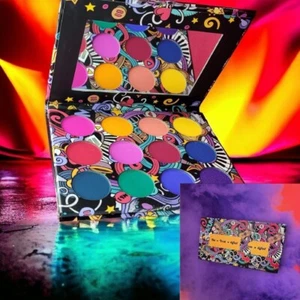 eyeshadow palette - Picture 1 of 1