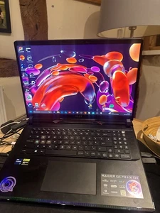 MSI Raider GE78 HX13V  16" i7 13700HX RTX 4070 32GB 1TB QHD+ 240Hz Gaming Laptop - Picture 1 of 7
