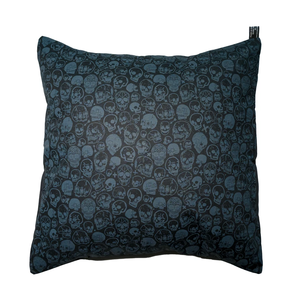 Skull & Cross Pirate Cushion Cover Case fits 18" x 18" 100% Cotton Halloween - Image 1 of 1