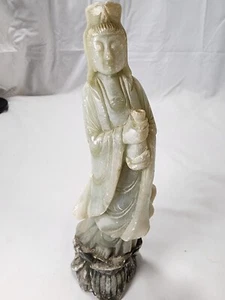 Carved Qing Guan Yin in Green Soapstone - Period Made 20th - Picture 1 of 7