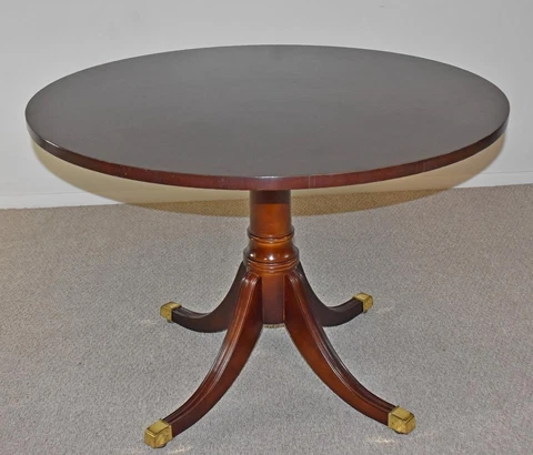 Traditional Mahogany 42" Round Inlaid Table Cover