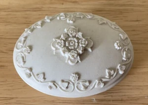 Vintage Signed Margaux 1999 White Bisque Ceramic Oval Trinket Box w/Flowers NEW - Picture 1 of 5