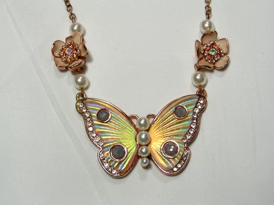Collar MARIPOSA BETSEY JOHNSON... Tono Oro Rosa, Flores Esmaltadas, Aurora Boreal Foto 1 de 4