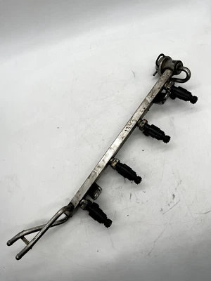 Volkswagen Beetle Turbo 1999-2005 riel de combustible 06A133681B OEM VI702400 Foto 1 de 4