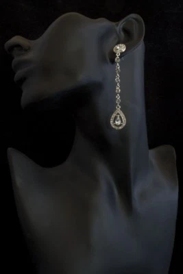 Pendientes colgantes de plata con diamantes de imitación con piedra en forma de pera boda novia  Foto 1 de 4