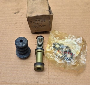 1950's 1960's Kaiser Jeep Willys NOS MASTER CYLINDER REPAIR KIT - Picture 1 of 2