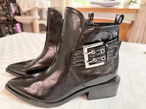 Woman’s Black Ankle Boots Bootie Size 6 1/2 M - Picture 1 of 17