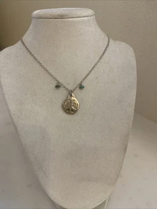 Colgante y collar de cadena con signo de paz brutalista de plata 925 con 2 astillas de turquesa - Imagen 1 de 10
