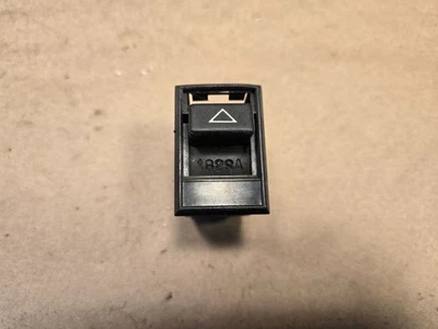 Interruptor de luz de peligro Triumph TR7 TR8 TKC5088 Foto 1 de 4