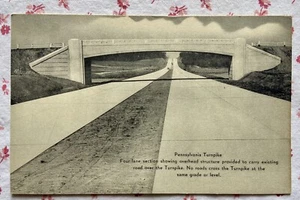 Autopista de peaje vintage de mediados de siglo B&W 4 carriles Pennsylvania ~ paso elevado - Imagen 1 de 3