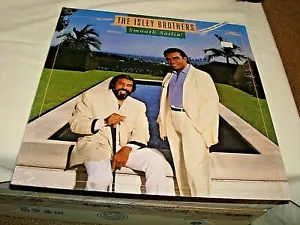 ISLEY BROTHERS -SMOOTH SAILIN'-WITH INSERT NM/NM VINYL RECORD ALBUM LP - Picture 1 of 2