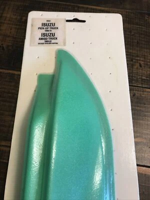 Para Isuzu 1988 Camión Verde Ventana Lateral Deflector Ventilación Parasol Protector de Lluvia Nuevo de Lote Antiguo Foto 1 de 4