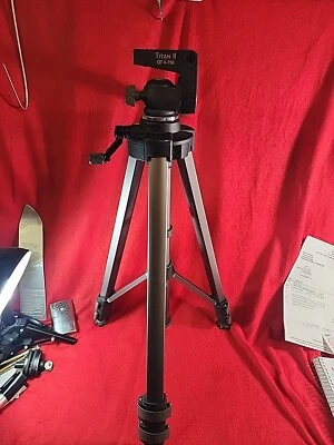Quantaray Titan 2 QT 11-750 3Way Head 3 Section Tripod 26.25"-64.75" Heavy Duty - Image 1 of 4