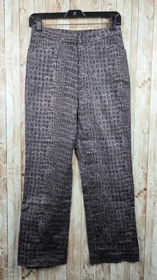 Pantalones cortos para mujer Classiques Entier talla 4 gris estampado de cocodrilo elásticos usados en excelente estado Foto 1 de 4