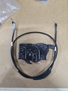 Pestillo de bloqueo de capó deportivo Ford Bronco 2021-2023/con cable OEM - Imagen 1 de 3