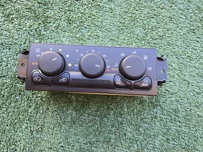 2002 CADILLAC ESCALADE A/C HEATER CONTROL CLIMATE CONTROL TEMPERATURE CONTROL  - Image 1 of 4