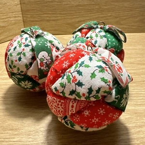 Vintage Quilted Ball Christmas Ornaments Patchwork Door Hanging Wreath Fabric - Picture 1 of 10