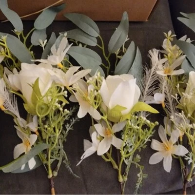 Pacote com 6 buquês florais brancos com hastes de flores falsas para festa de casamento novo - Imagem 1 de 4