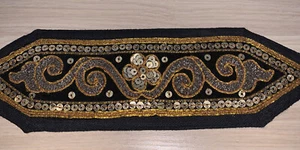 Aplique bordado dorado Chaang Trading Co. - Imagen 1 de 3