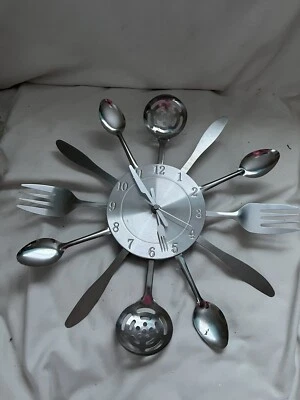 RETRO SILVERWARE SPOON & FORK KITCHEN QUARTZ WALL CLOCK TESTED/WORKING - Image 1 of 4