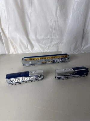 HAWTHORNE VILLAGE DALLAS COWBOYS EXPRESS ESCALA HO Leer Foto 1 de 4