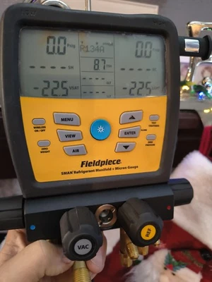 Colector de refrigerante Fieldpiece SM480V de 4 puertos con medidor de micras. Digital Foto 1 de 4