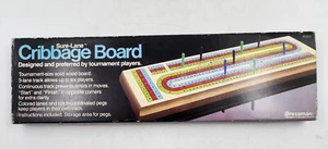 De colección 1983 Cribbage Board 3 pistas Pressman Sure-Lane madera maciza #1011 completo - Imagen 1 de 12